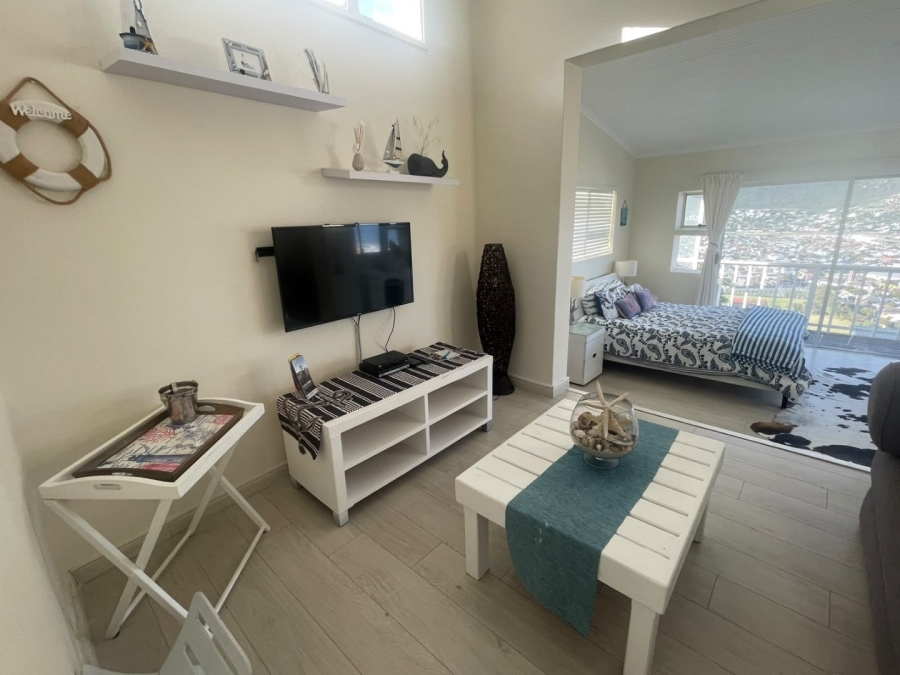 To Let 1 Bedroom Property for Rent in Fish Hoek Western Cape